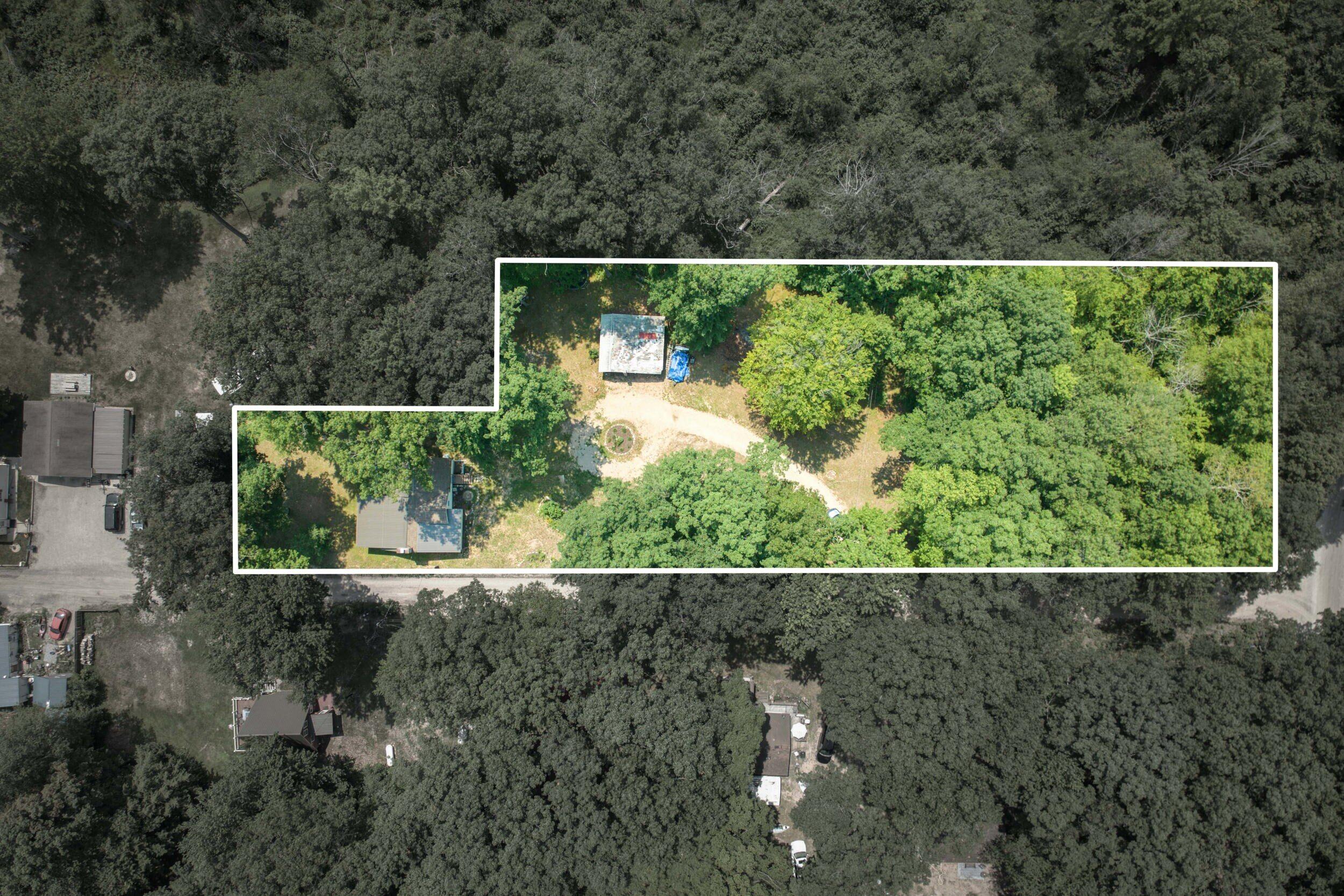 890 W Locust Street