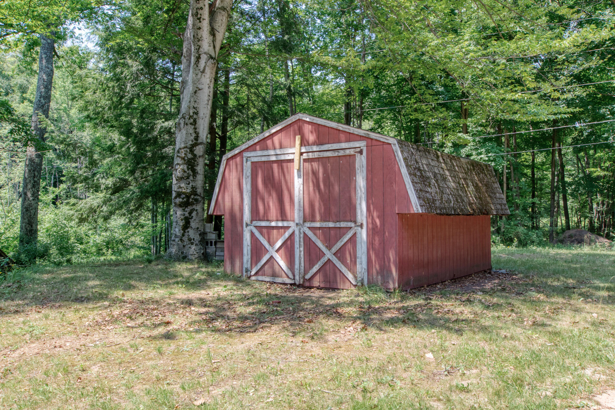 890 W Locust Street