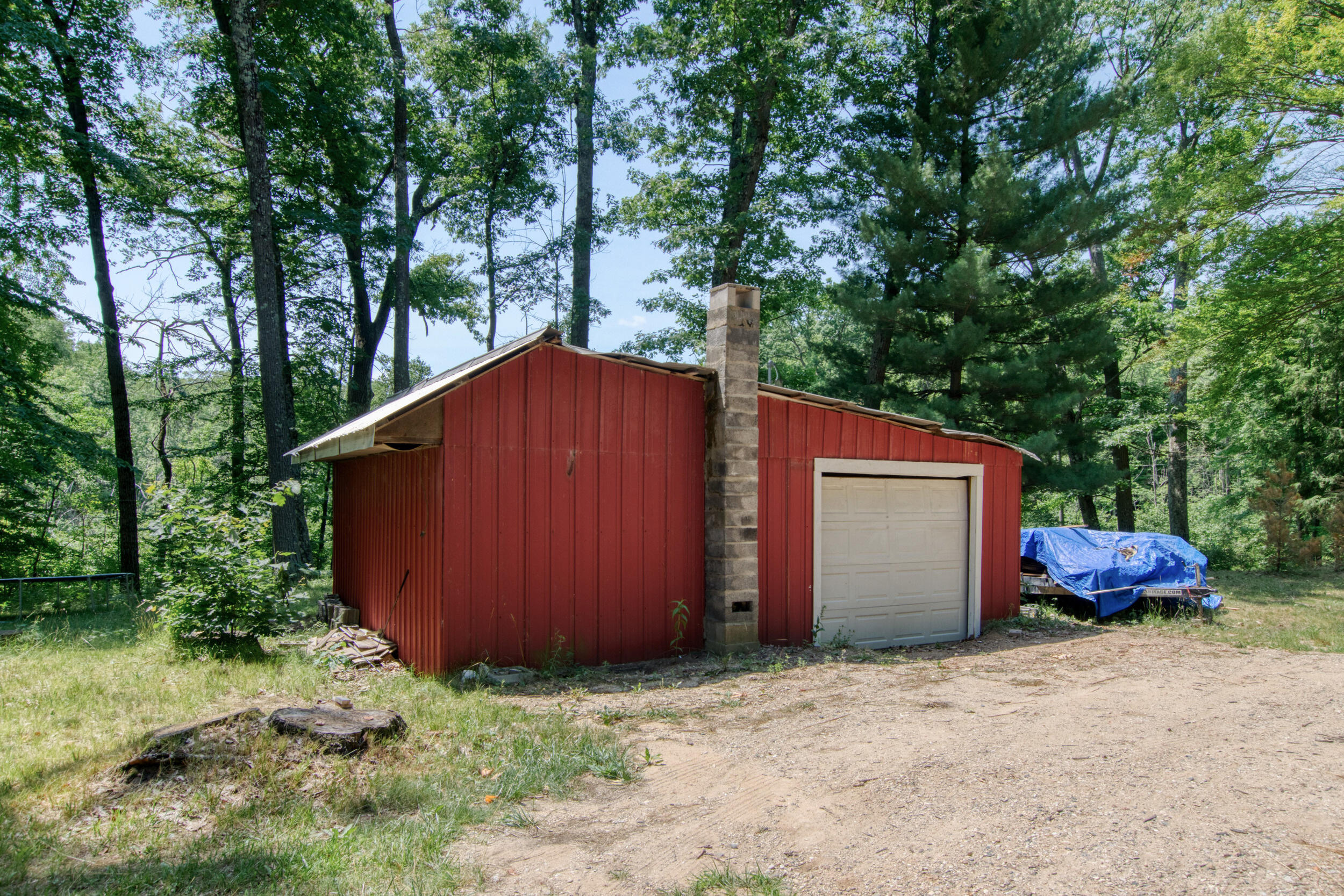 890 W Locust Street