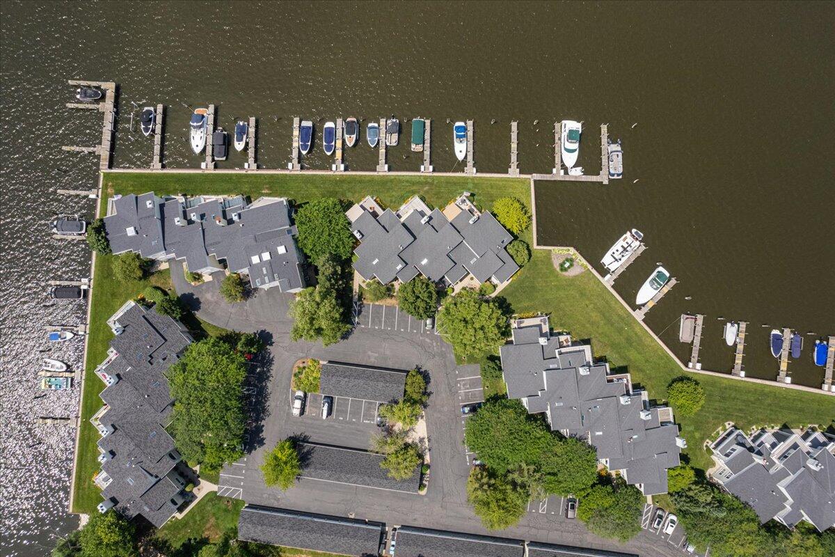 987 Lake Street 6