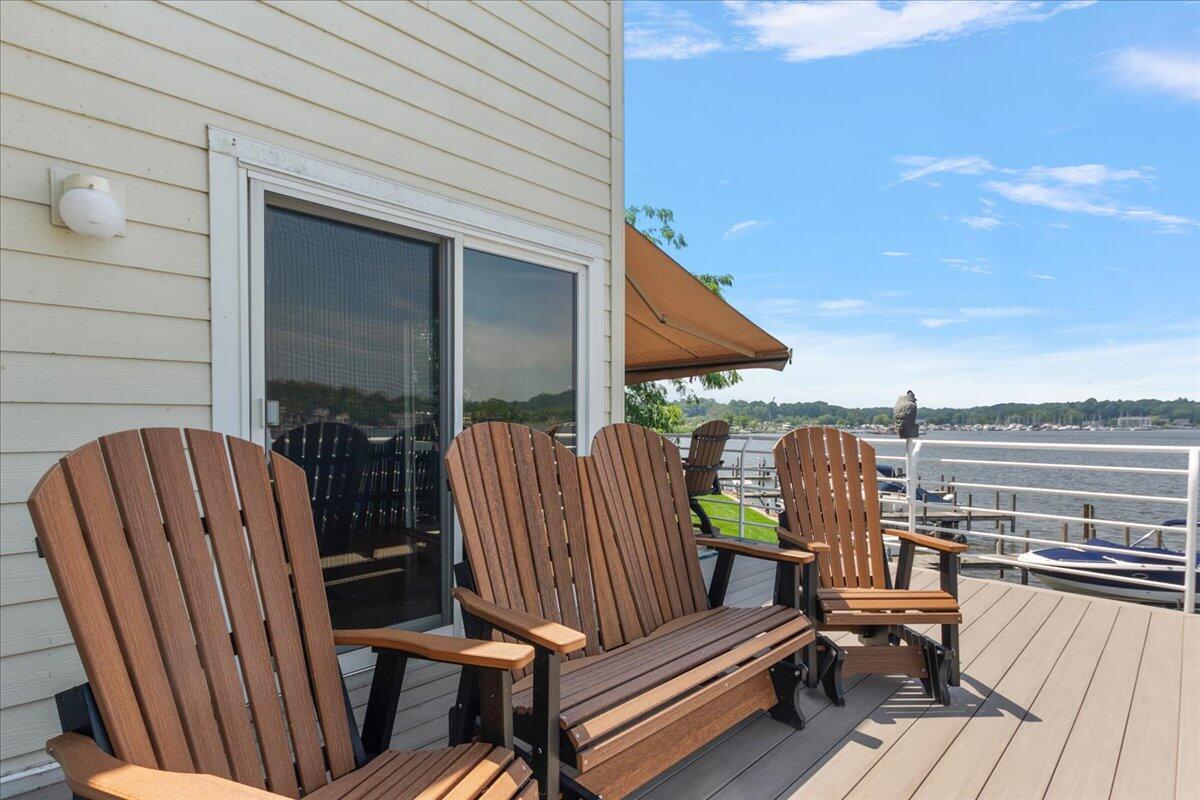 987 Lake Street 6