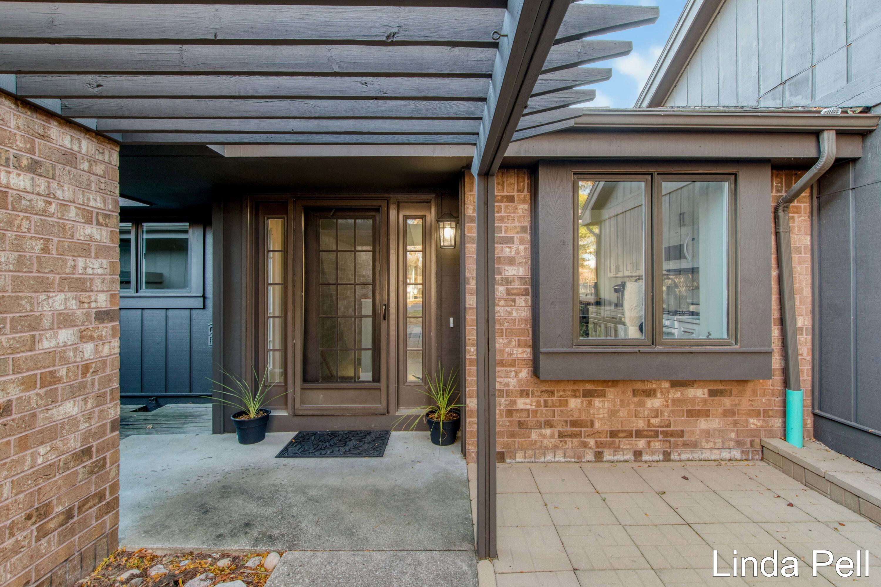 3444 Eagle Ridge Court NE 6