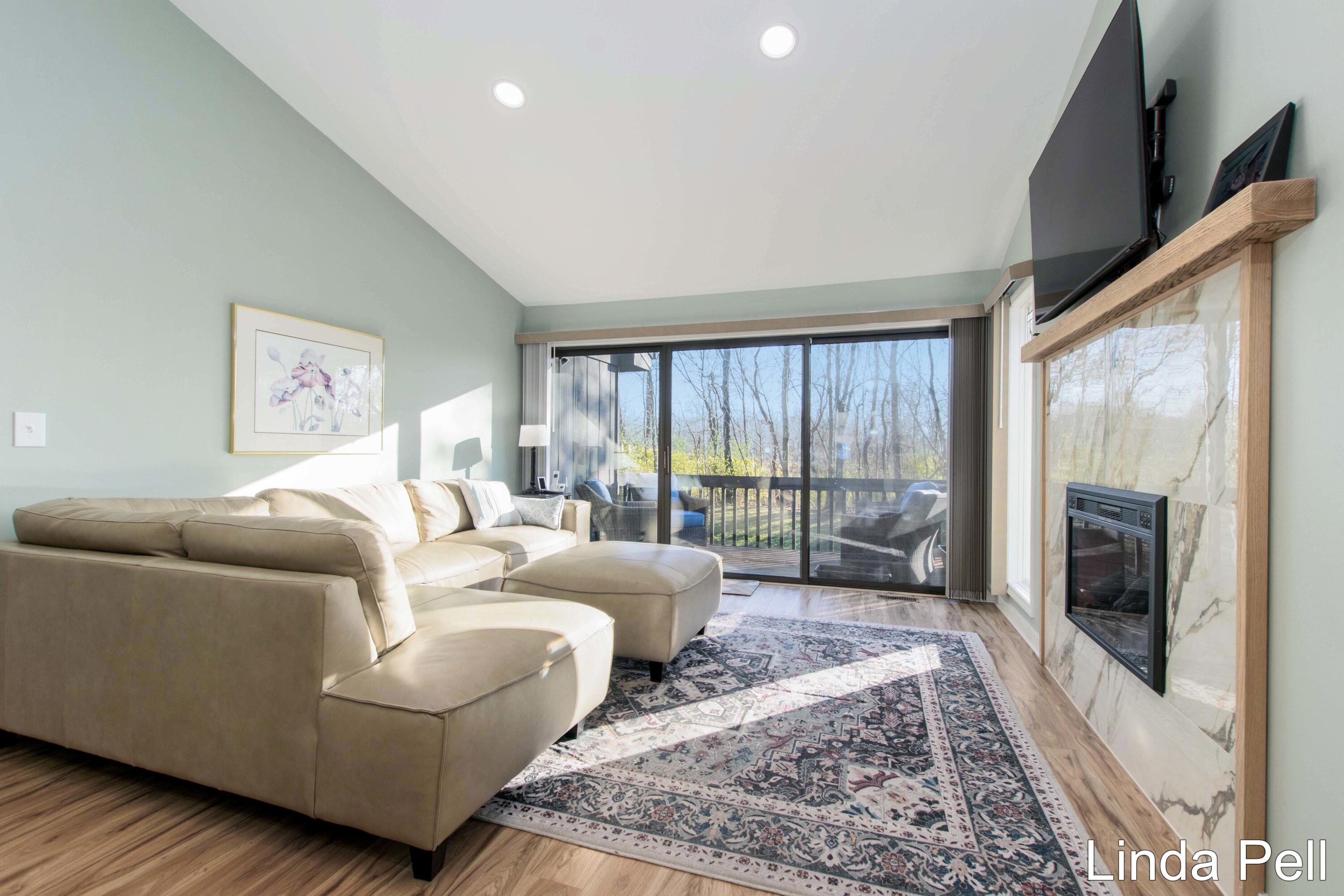 3444 Eagle Ridge Court NE 6