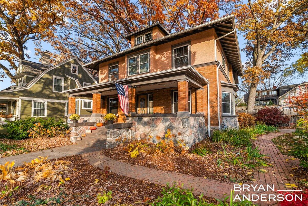 356 Woodmere Avenue SE