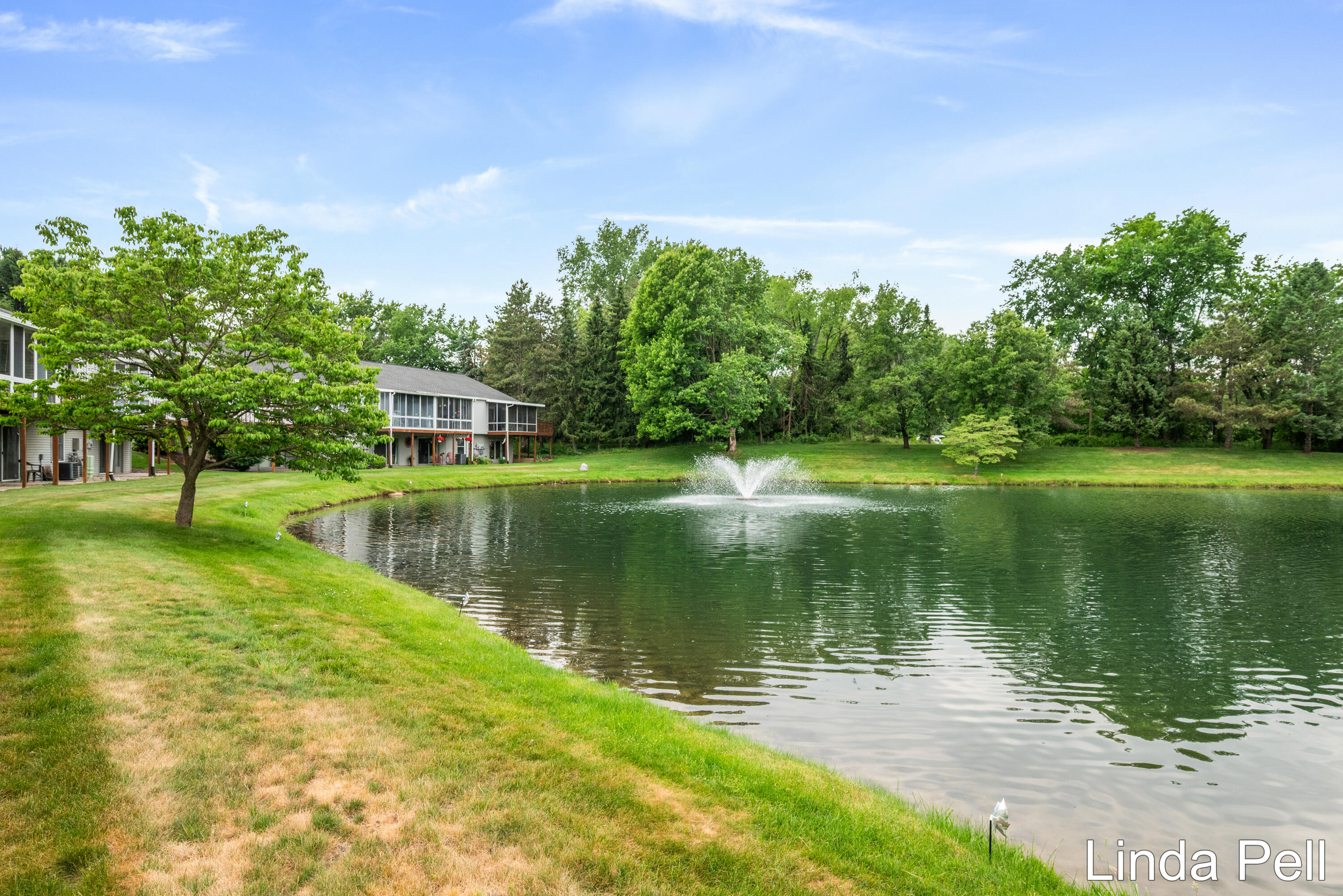 179 Laurelwood Court SW
