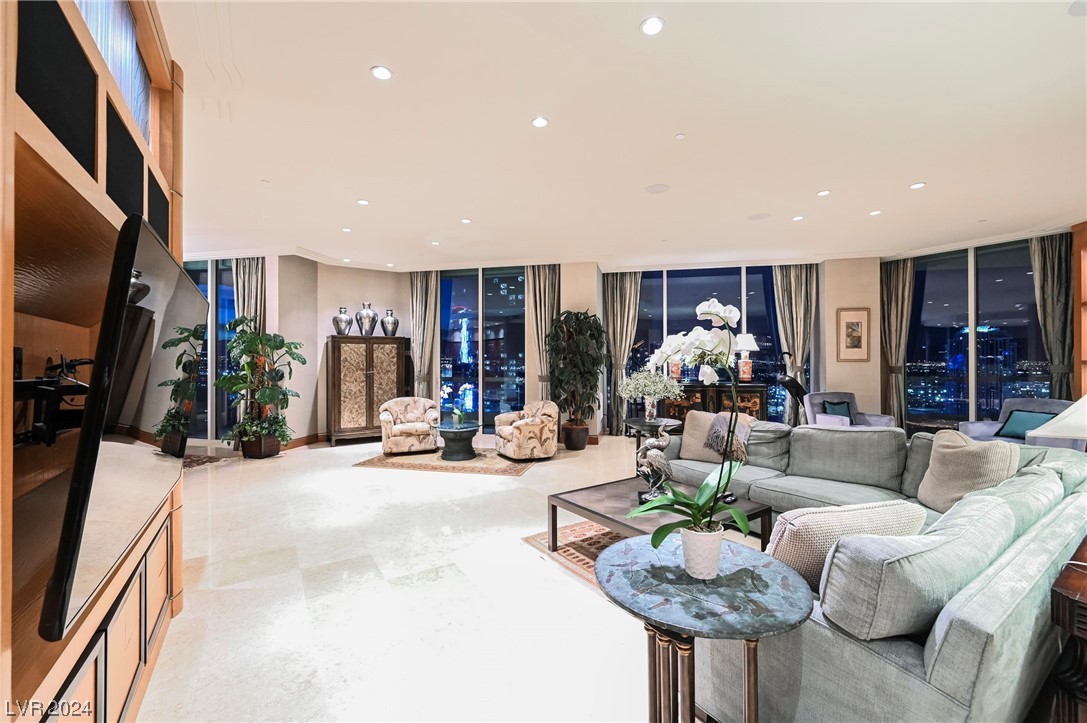 2877 Paradise Road 3004