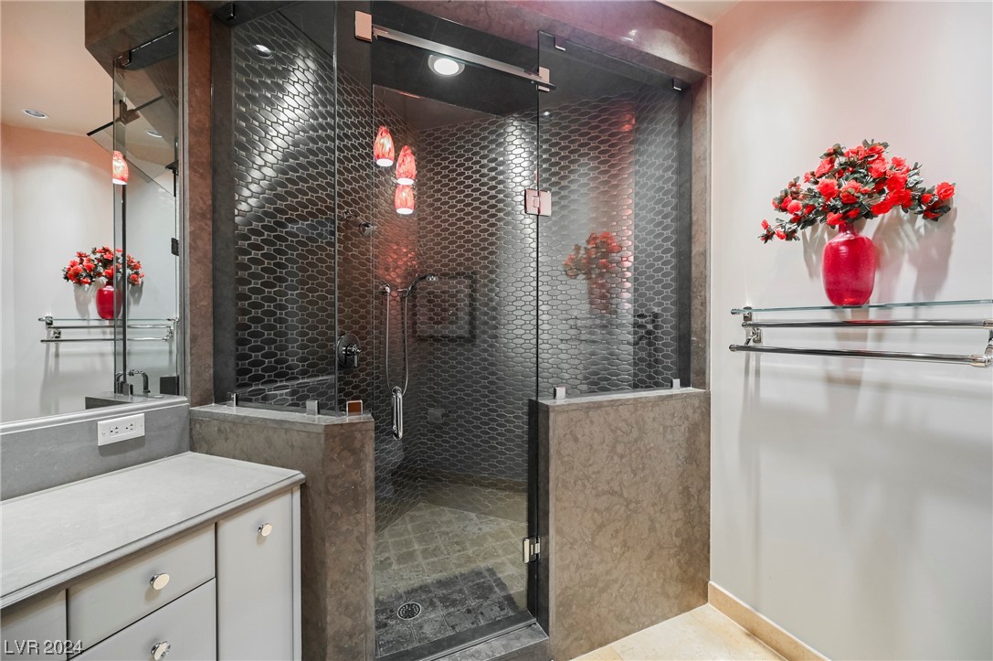 2877 Paradise Road 3004