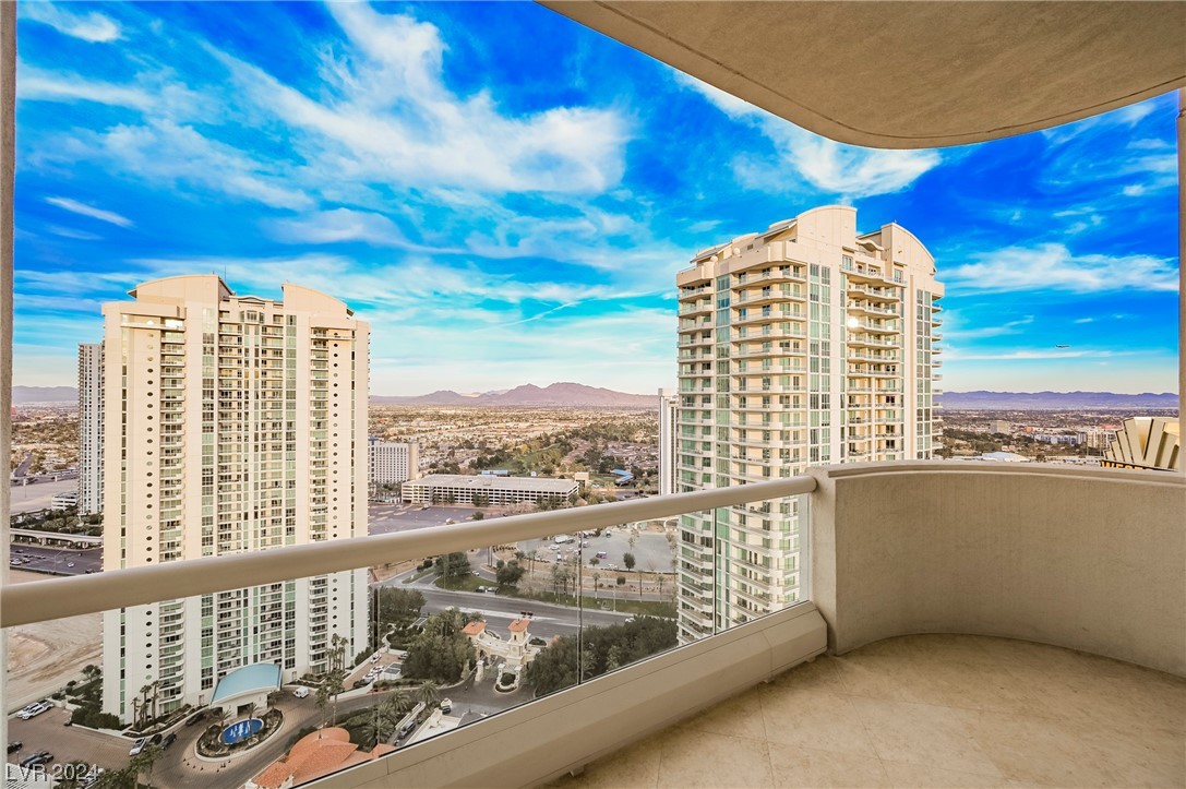 2877 Paradise Road 3004