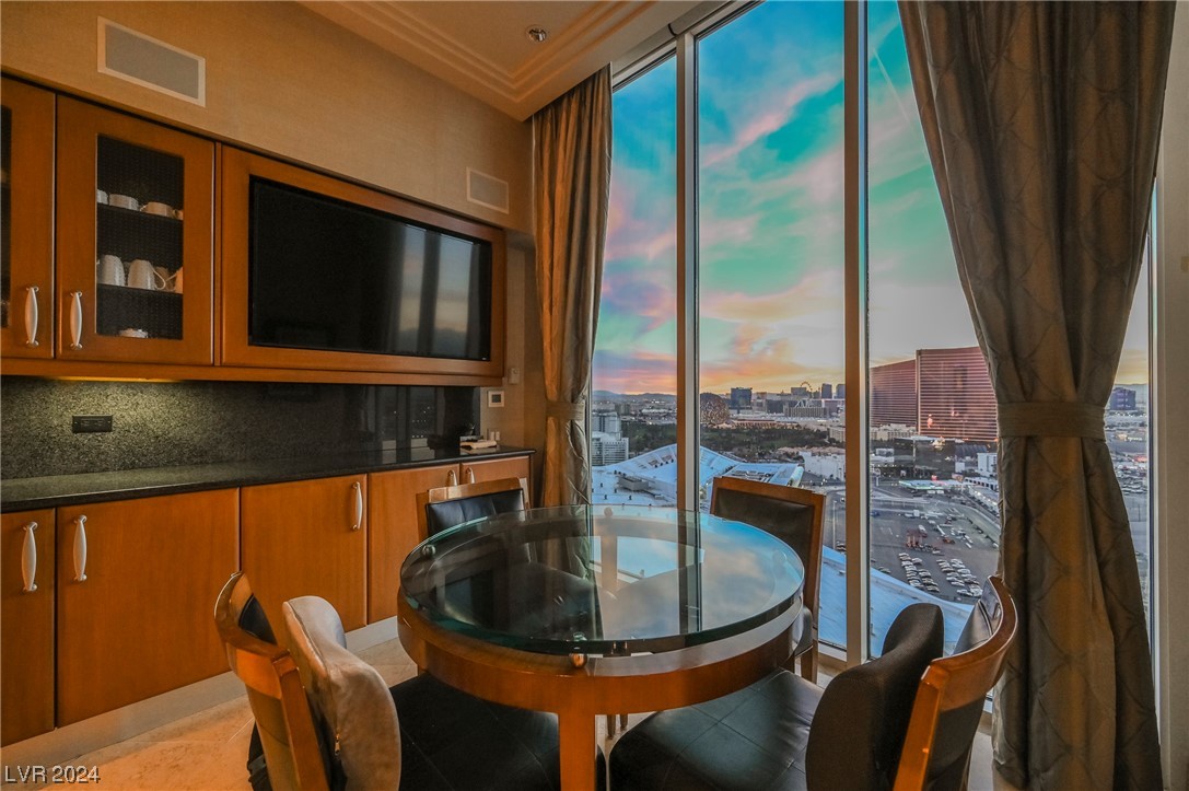 2877 Paradise Road 3004