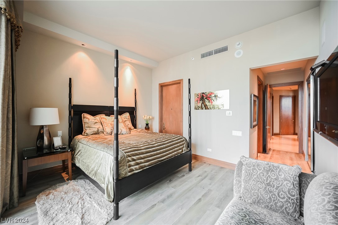 2877 Paradise Road 3004