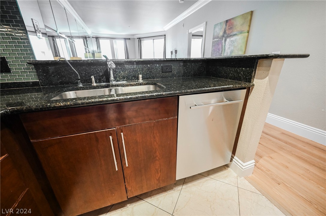 260 East Flamingo Road 305