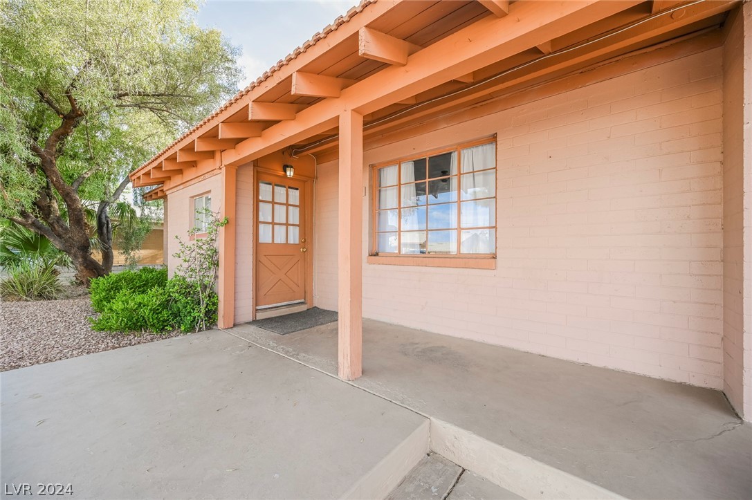 1120 Westwood Drive