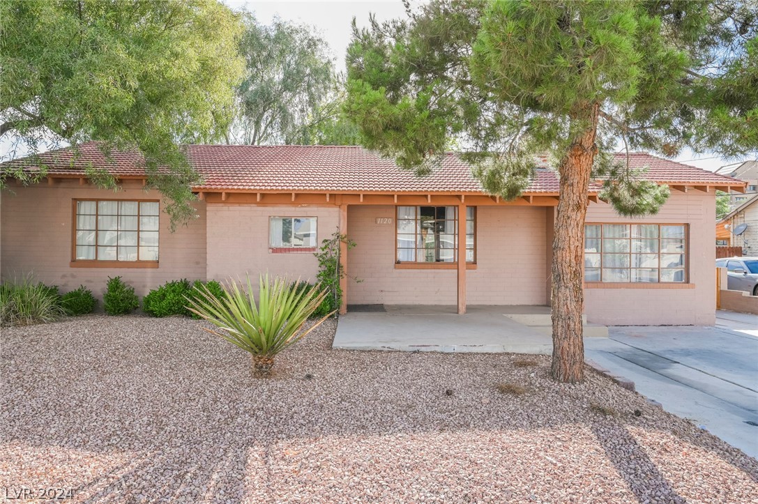 1120 Westwood Drive