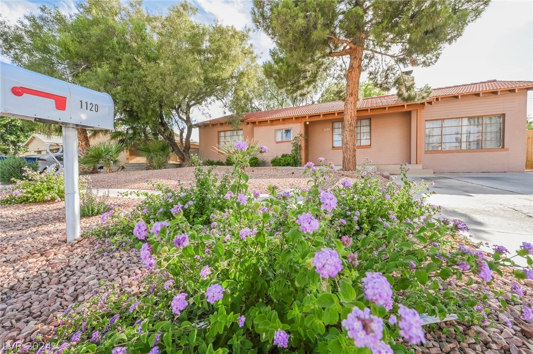 1120 Westwood Drive