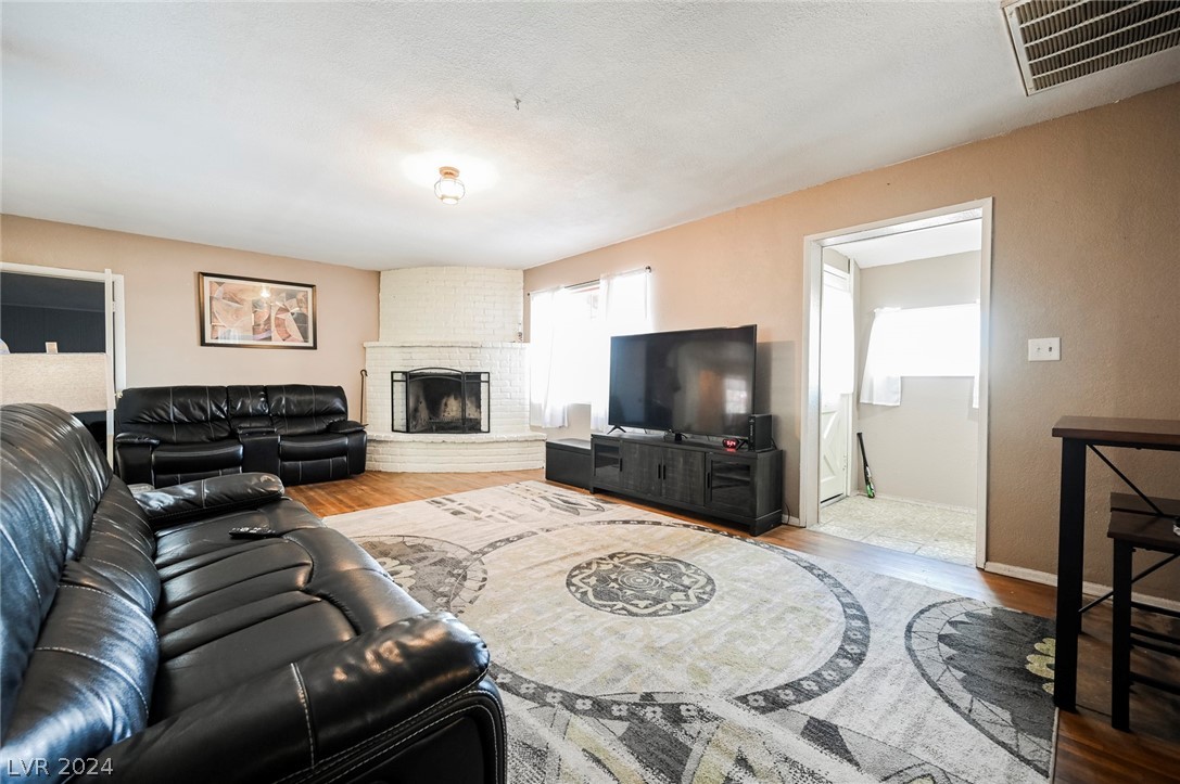 1120 Westwood Drive