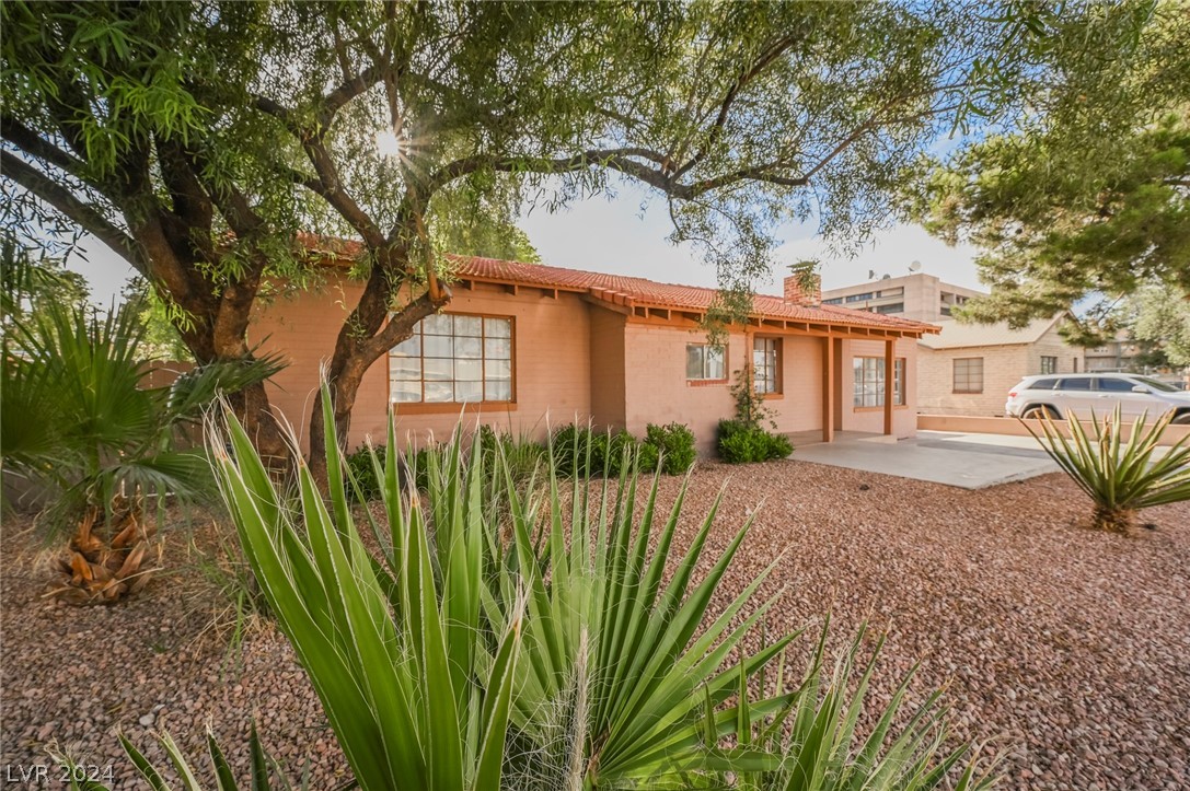 1120 Westwood Drive
