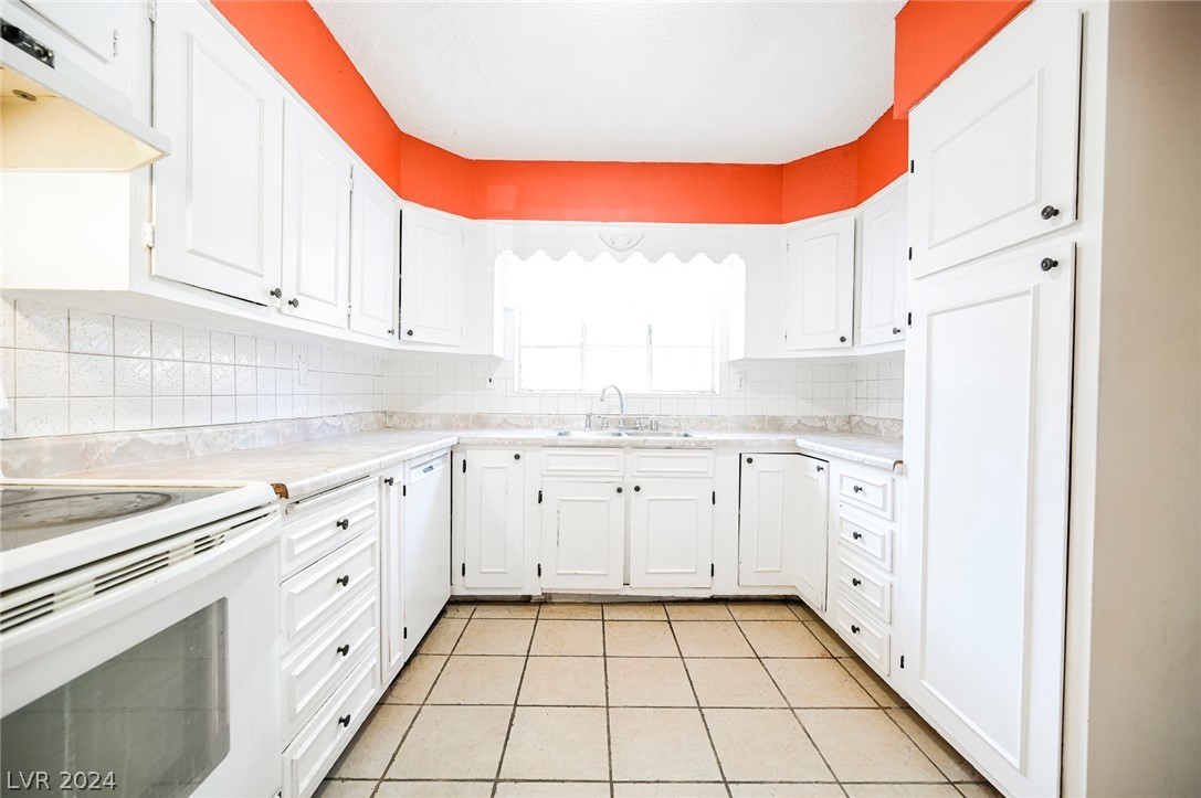 1120 Westwood Drive