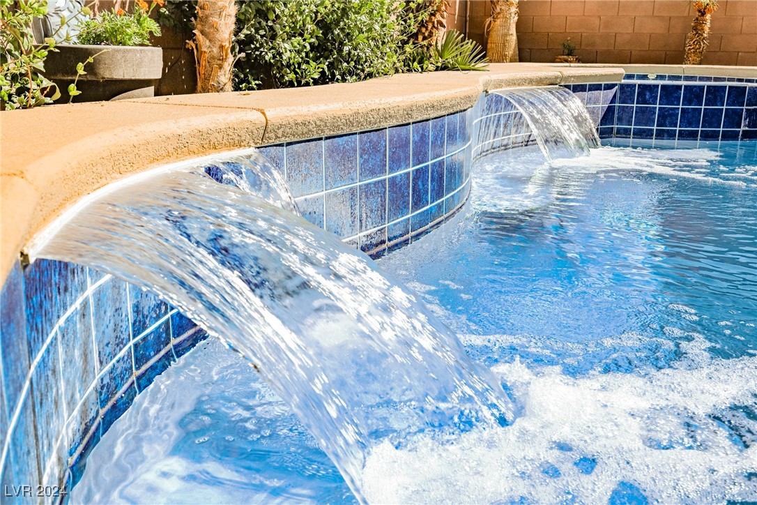 7476 Aurora Glow Street