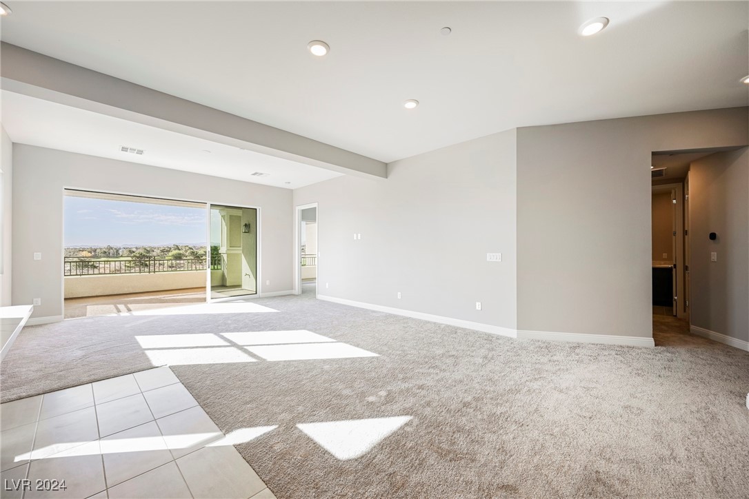 9201 Las Manaitas Avenue 401