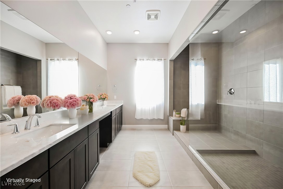 9201 Las Manaitas Avenue 401