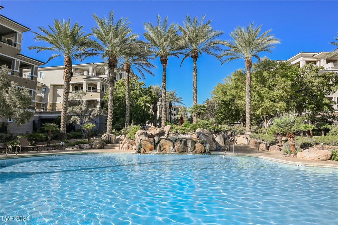 9201 Las Manaitas Avenue 401