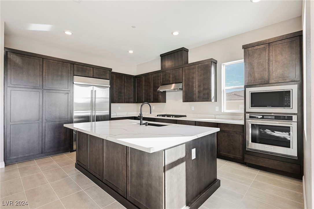 9201 Las Manaitas Avenue 401