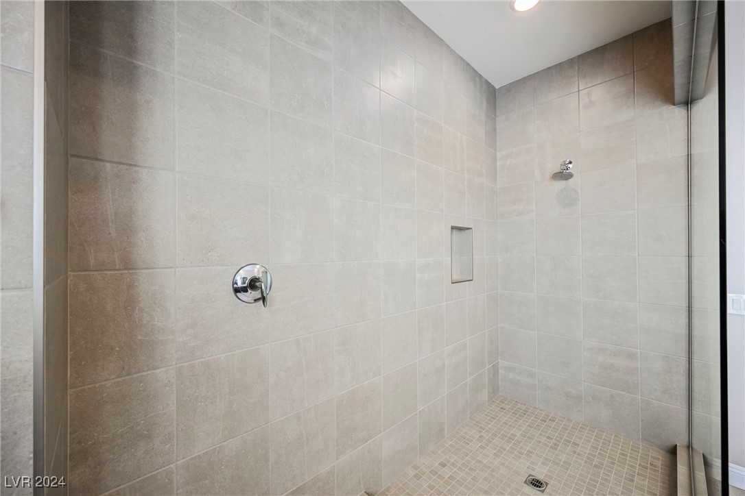 9201 Las Manaitas Avenue 401