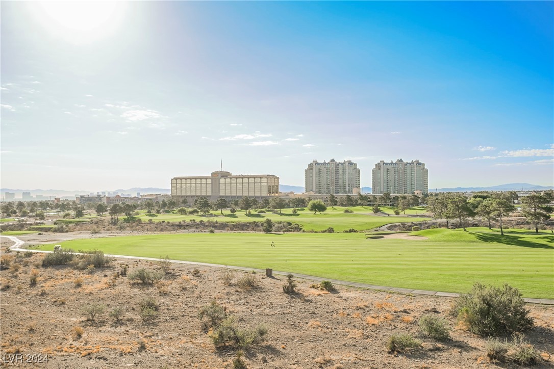 9201 Las Manaitas Avenue 401