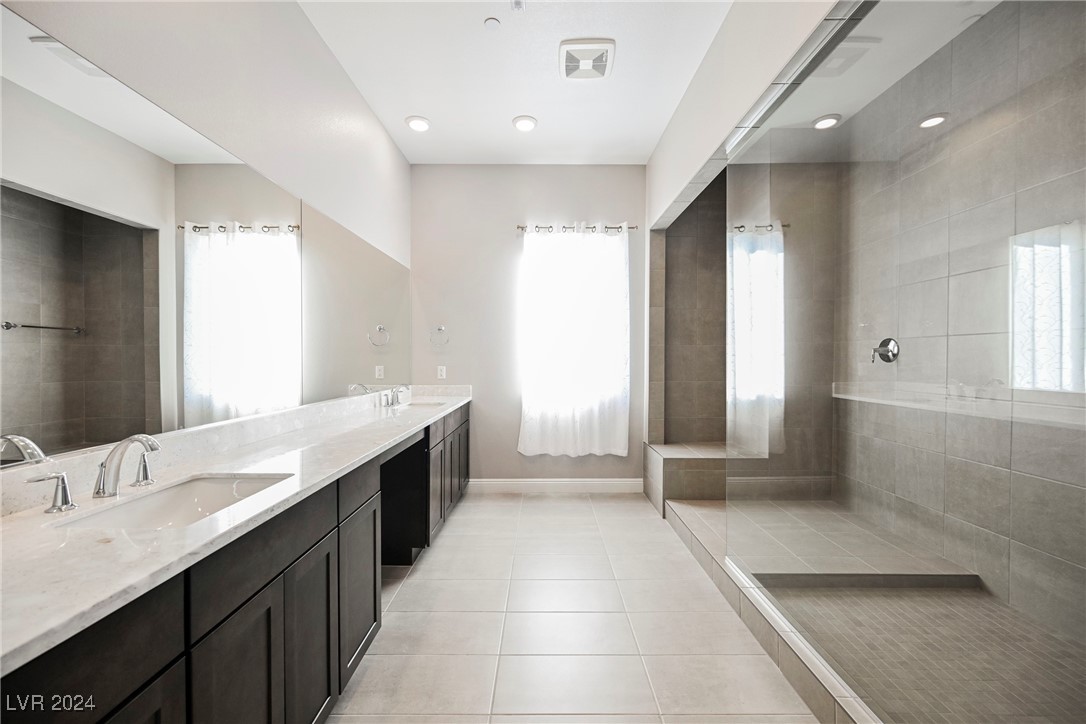 9201 Las Manaitas Avenue 401