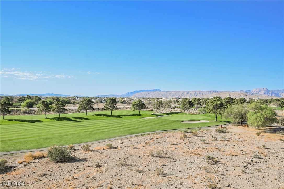 9201 Las Manaitas Avenue 401