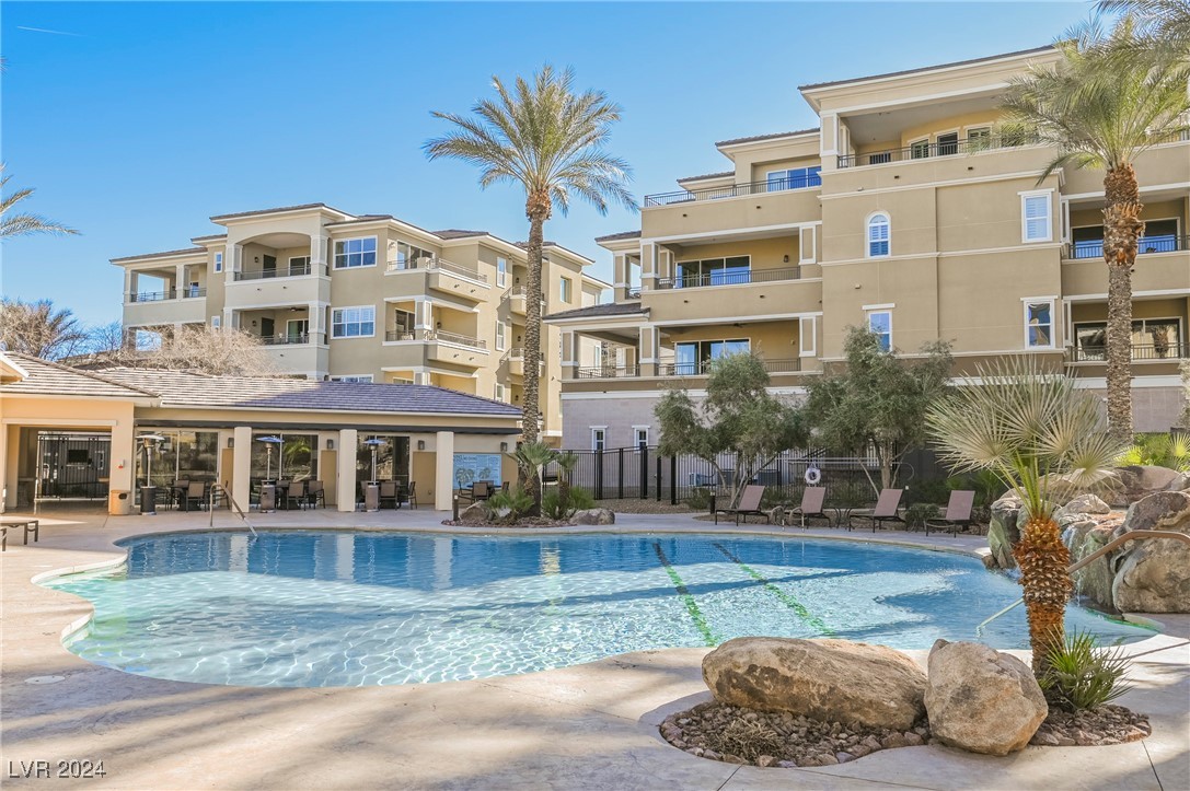 9201 Las Manaitas Avenue 401