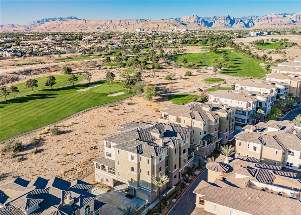 9201 Las Manaitas Avenue 401