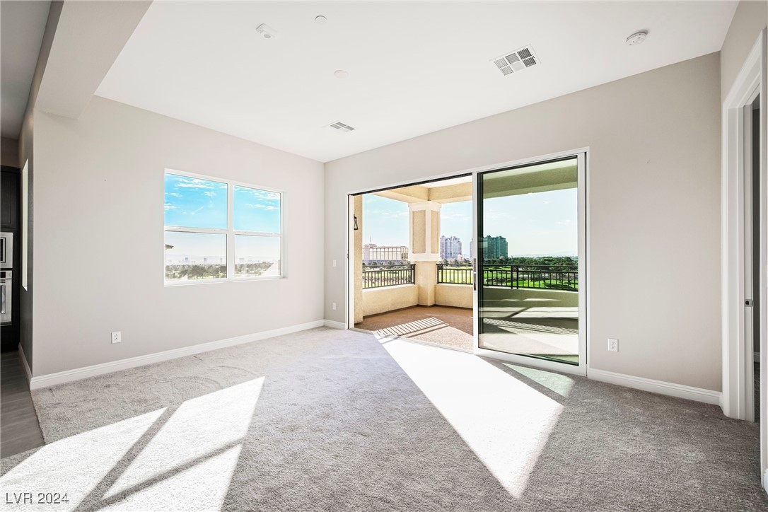 9201 Las Manaitas Avenue 401