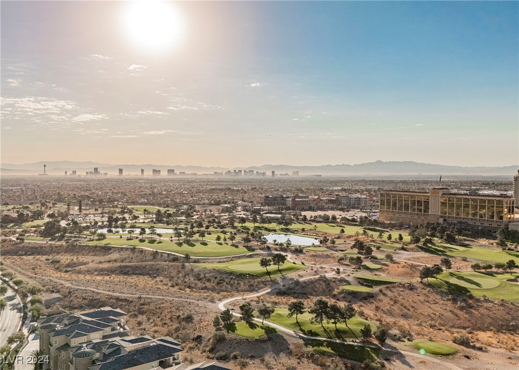 9201 Las Manaitas Avenue 401