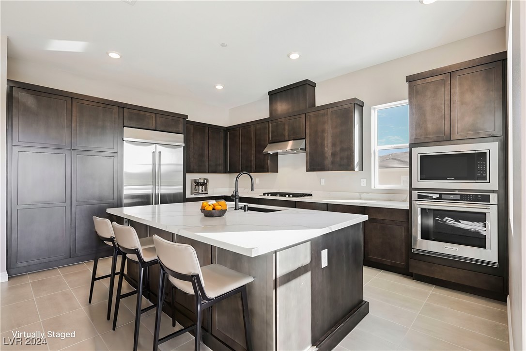 9201 Las Manaitas Avenue 401