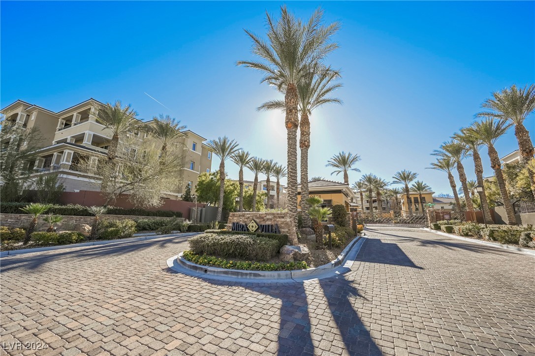 9201 Las Manaitas Avenue 401