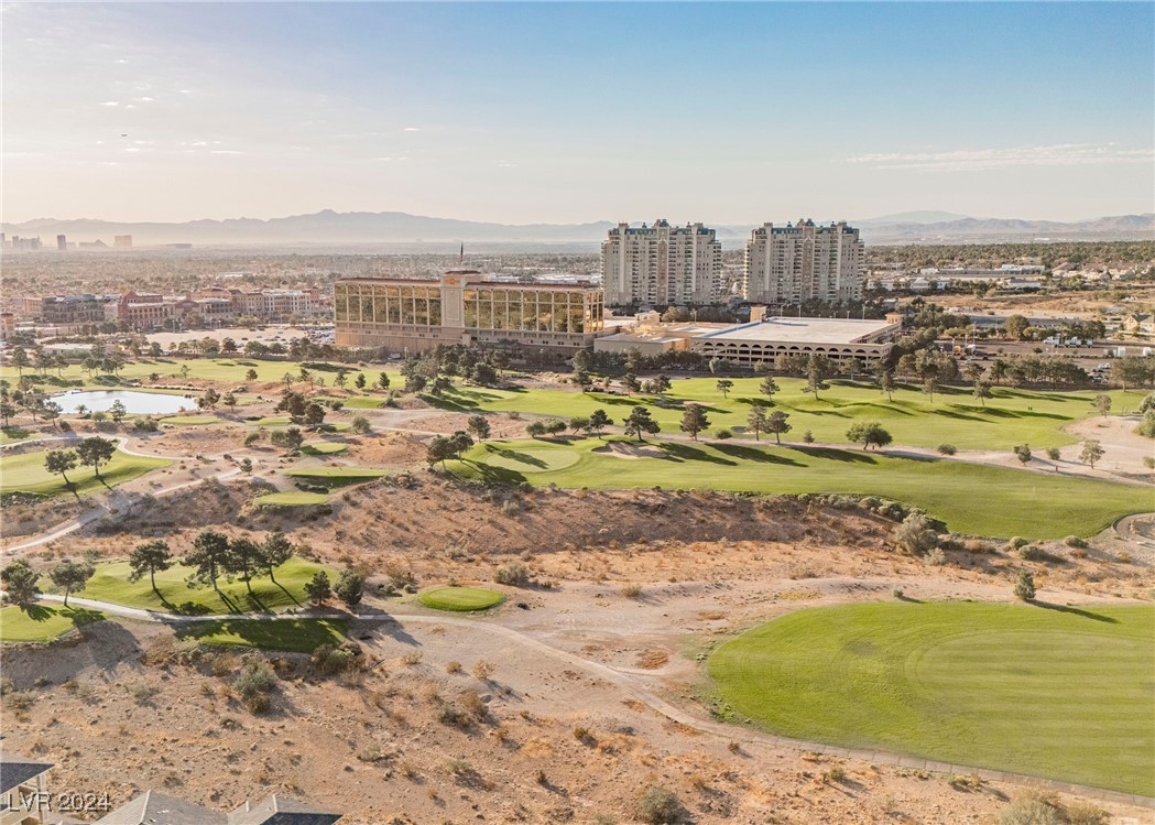 9201 Las Manaitas Avenue 401