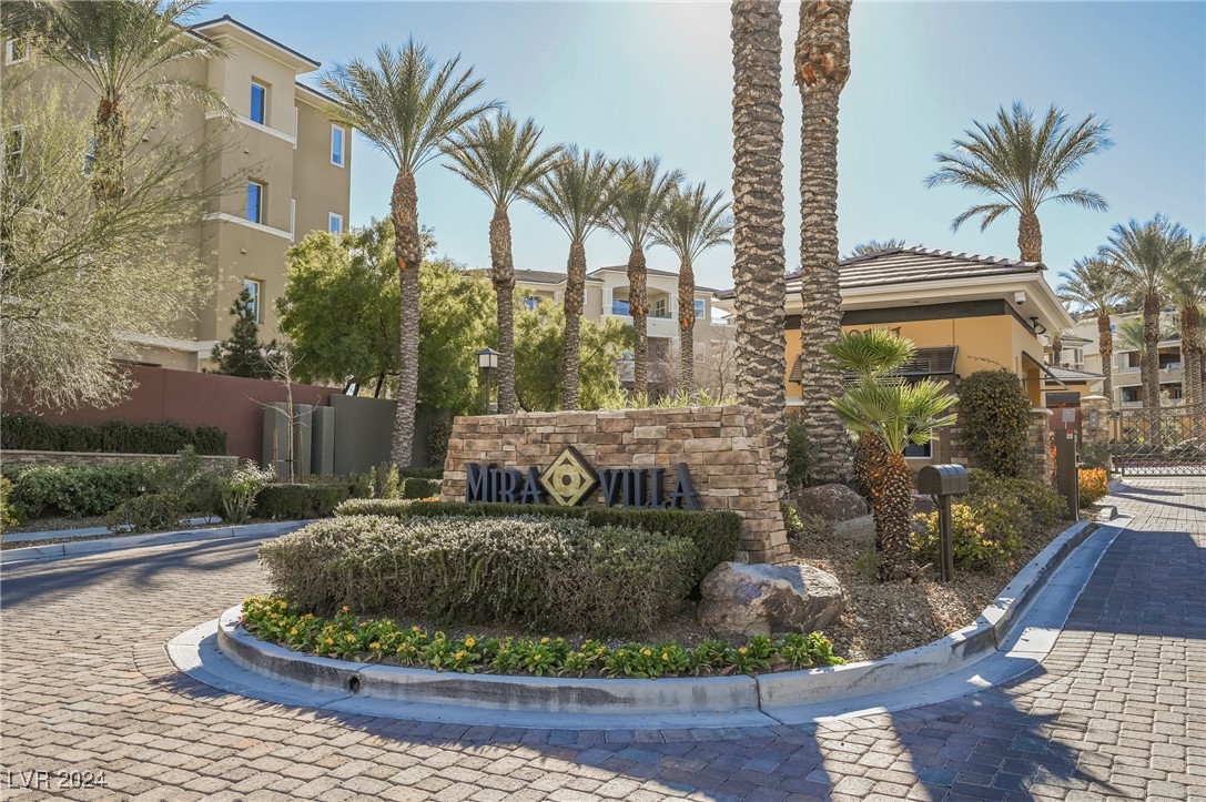 9201 Las Manaitas Avenue 401