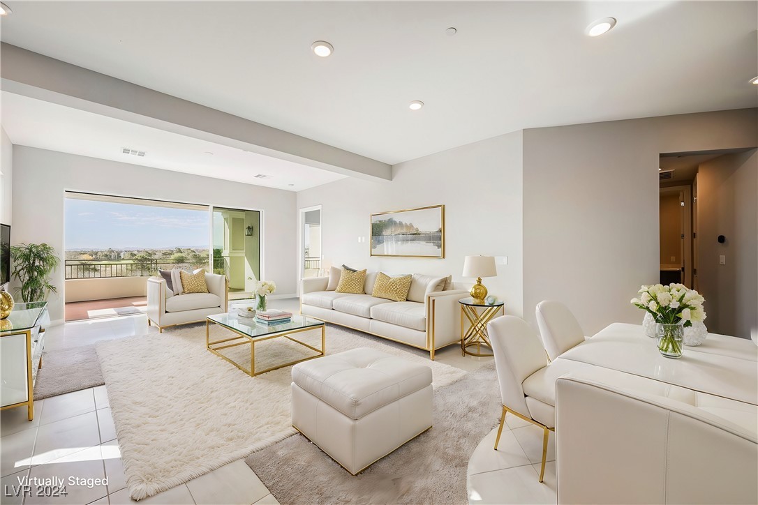 9201 Las Manaitas Avenue 401