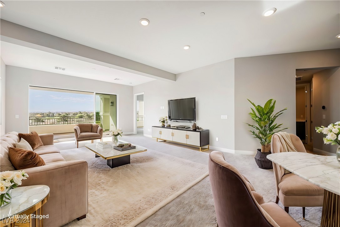 9201 Las Manaitas Avenue 401