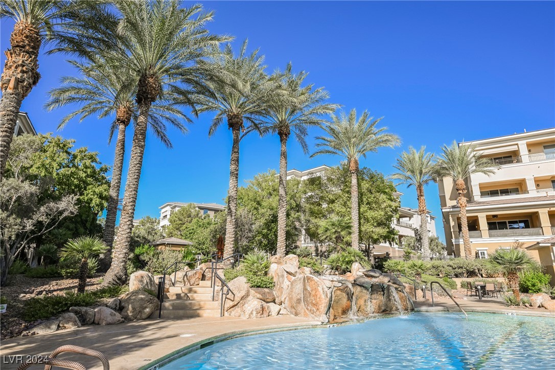 9201 Las Manaitas Avenue 401