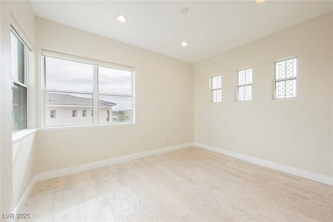 9220 Tesoras Drive 401