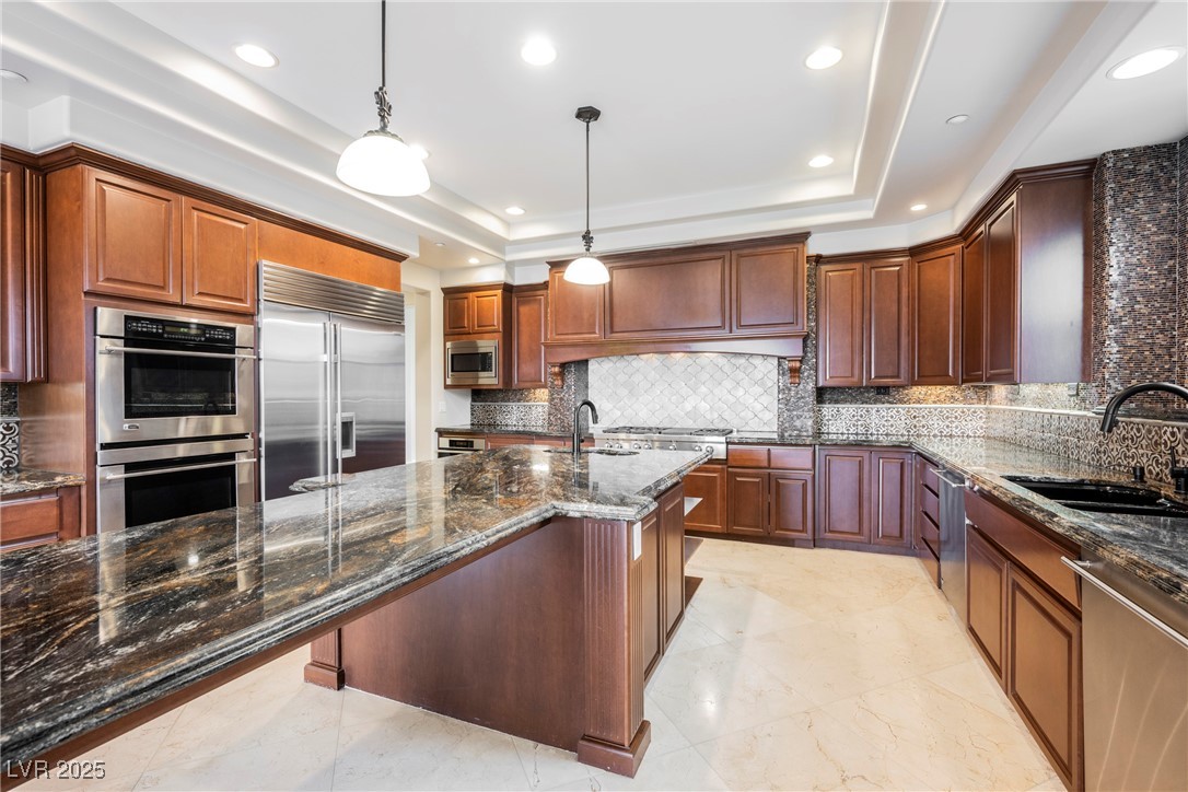 9220 Tesoras Drive 401