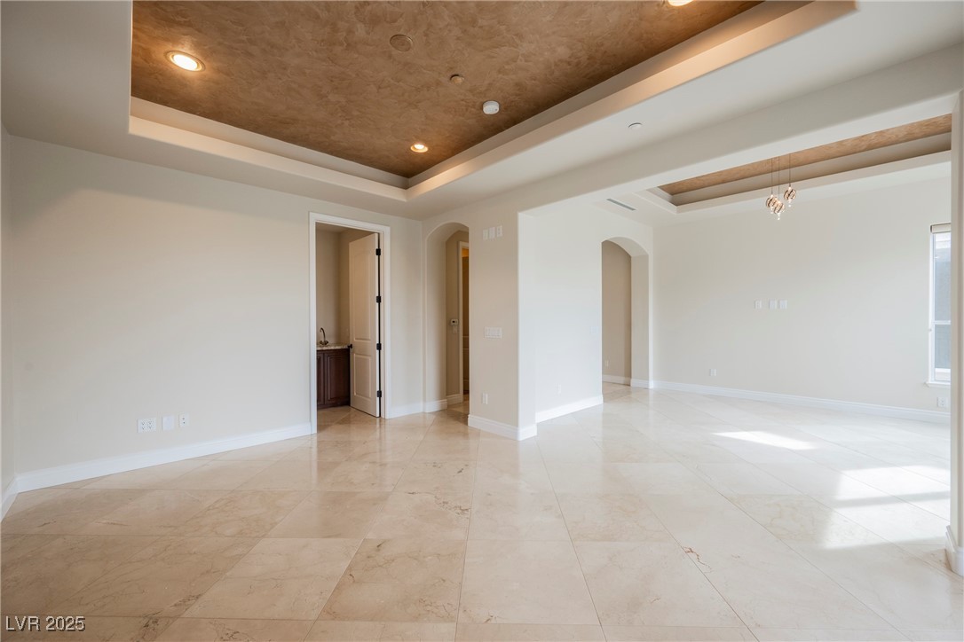 9220 Tesoras Drive 401