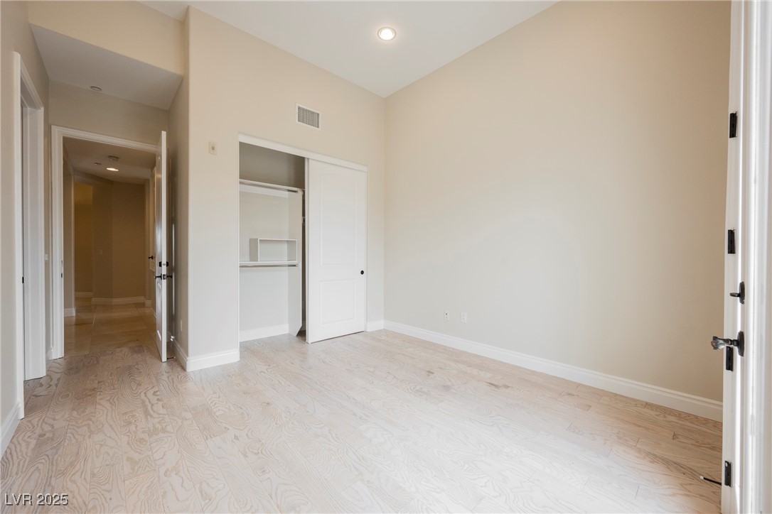 9220 Tesoras Drive 401