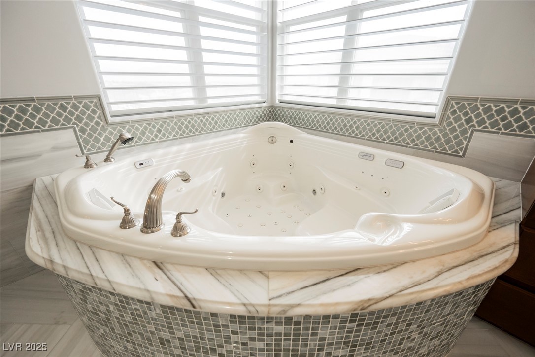 9220 Tesoras Drive 401