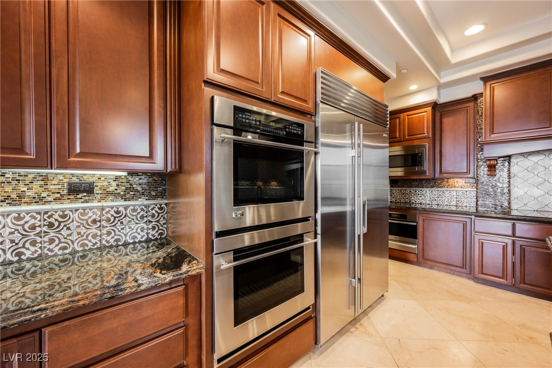 9220 Tesoras Drive 401