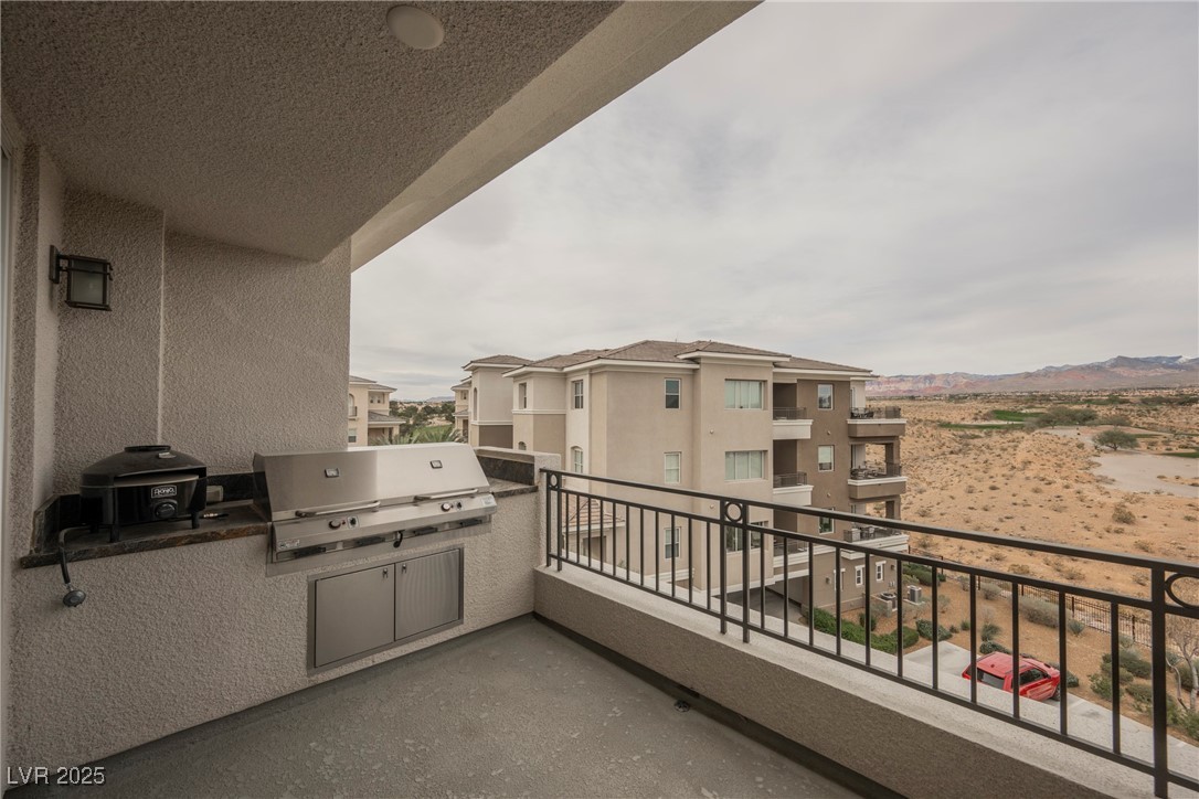 9220 Tesoras Drive 401