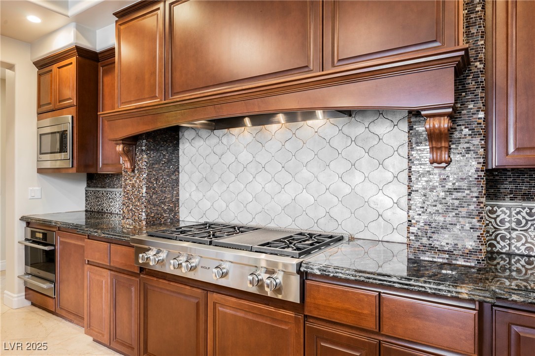 9220 Tesoras Drive 401