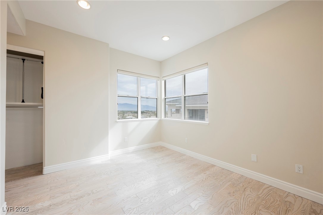 9220 Tesoras Drive 401